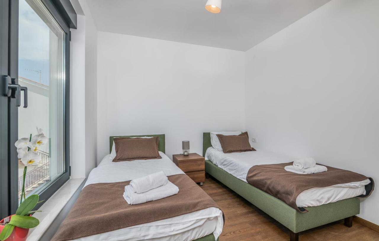 Vila Stemark Njivice Buitenkant foto