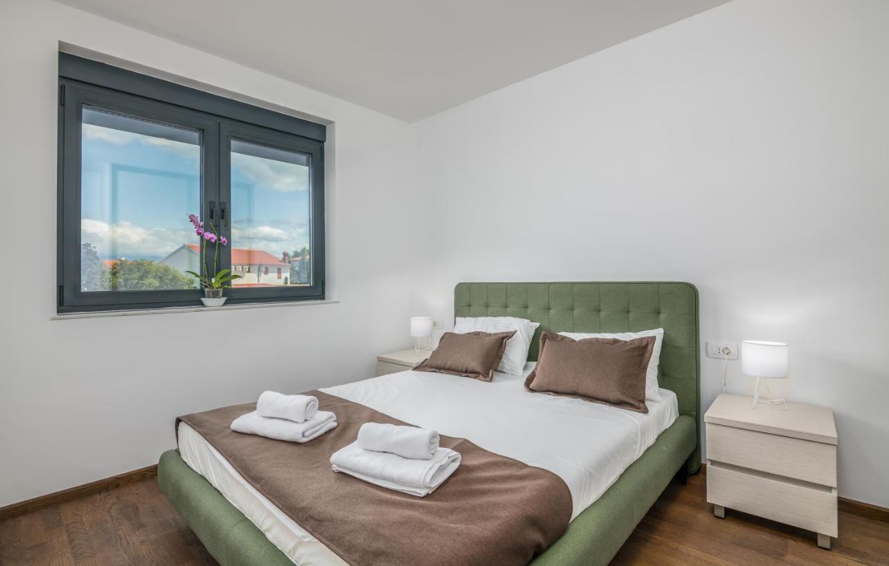 Vila Stemark Njivice Buitenkant foto