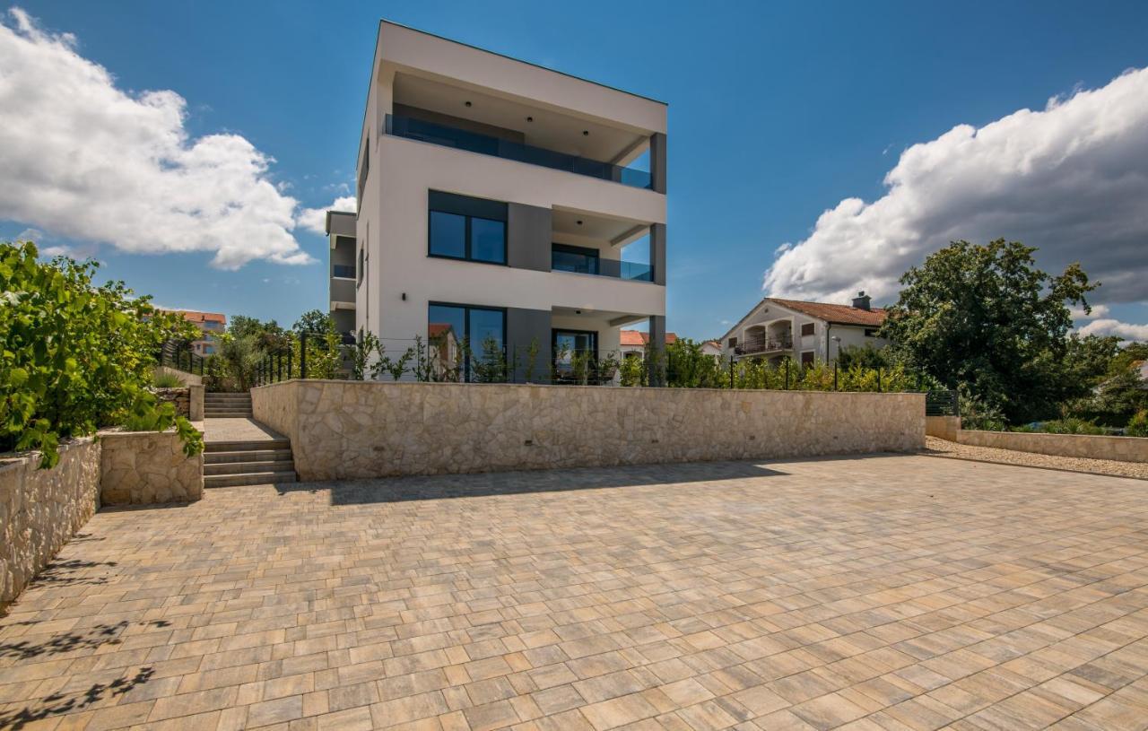 Vila Stemark Njivice Buitenkant foto