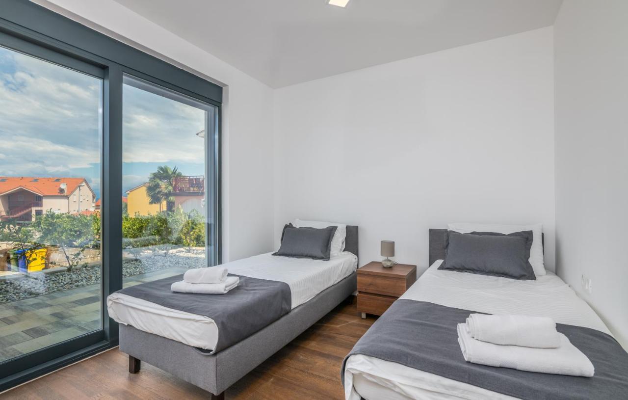 Vila Stemark Njivice Buitenkant foto